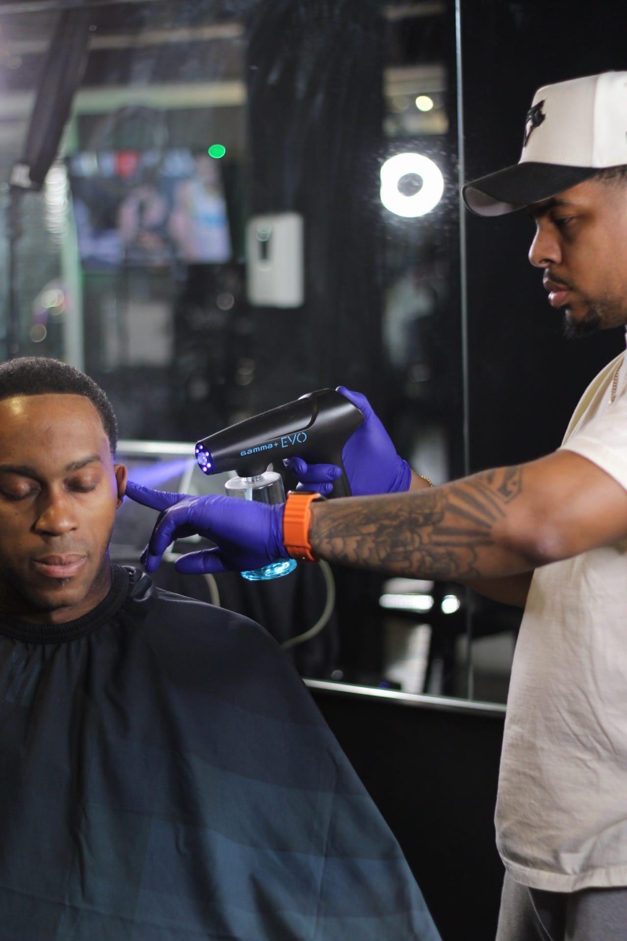 Top5 Studio tattoo workspace placeholder with detailed artist setup.